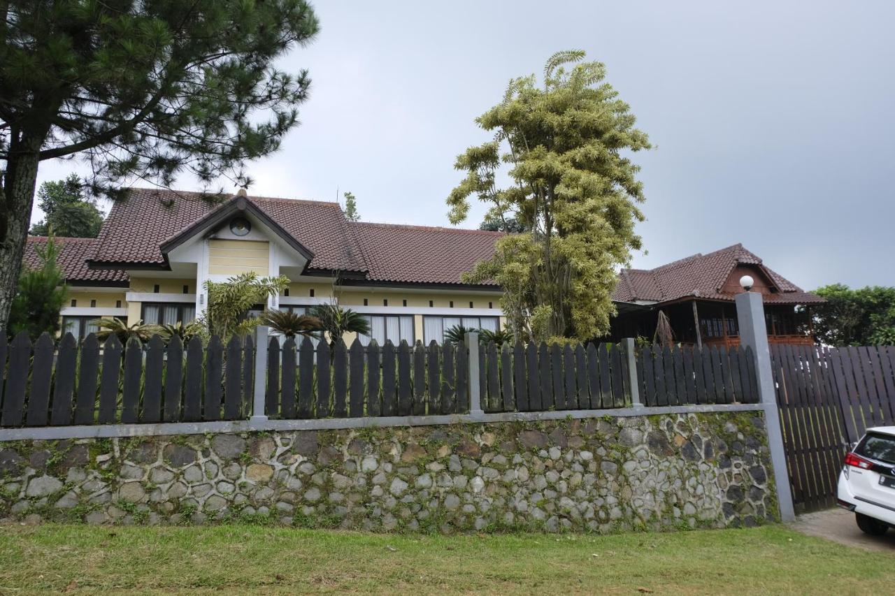 Aldeoz Villa Ciater Sarireja Eksteriør bilde